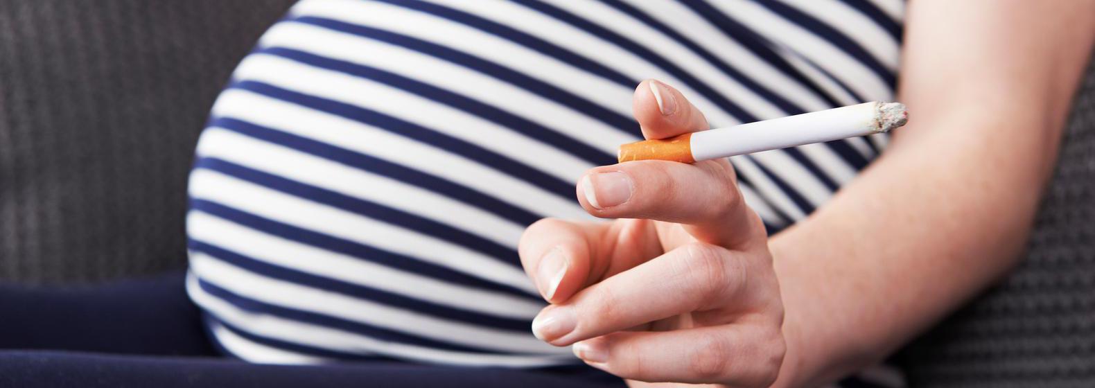 Roken tijdens zwangerschap doodt jaarlijks 60